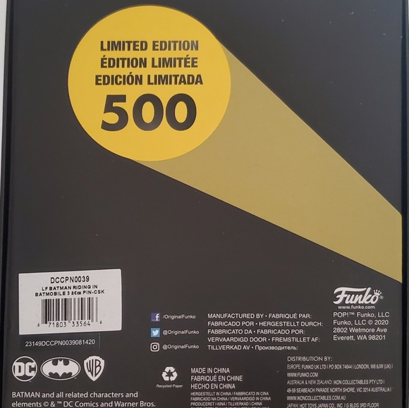 Batman in Batmobile Pin LE 500 - Picture 2 of 4